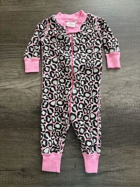 Hanna Andersson 6-9 Month Pink Leopard Print One-Piece Zip Pajamas